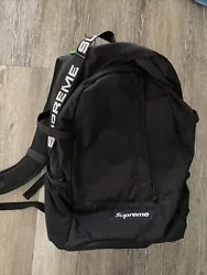 supreme backpack black. Condition is Pre-owned. Shipped with USPS Priority Mail.