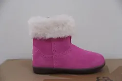 Keep those toes nice and toasty this season with the UGG® Kids Jorie II boot. REAL UGG, 100% GENUINE, 100% AUTHENTIC!...