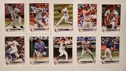 BASE & ROOKIE CARDS - Card #s US1-US200.