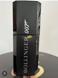 Boîte du champagne Bollinger 2009 James Bond.Collector et de plus en plus rare.Boîte comme neuve sans bouteille.Envoi...