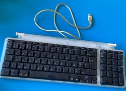 Clavier original Apple M2452 filaire Bleu turquoise FR : AZERTY.Excellent état esthétique.Parfaitement fonctionnel. 3...