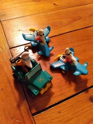 Vintage 1988 McDonalds Mac Tonight Moon Man 2 Planes & a Jeep Toy lot.[RB3] Your getting exactly what is in the...