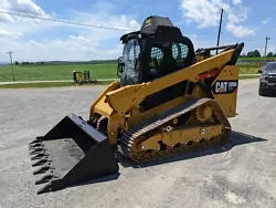 2015 CATERPILLAR 299D XHP Skid Steers - Track. This machine offers a comfortable EROPS cab with Heat & AC for optimal...