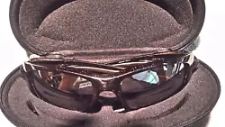 Beautiful metallic frame! The frames are great,the lenses ok as on left one looks like wrong cleaner was used so a...