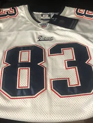 STITCHED WES WELKER WHITE NEW ENGLAND PATRIOTS FOOTBALL JERSEY MENS 50 REEBOK. USED but never worn. Still has tags on...