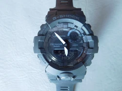Modèle: GBA-800 boite bracelet de couleur noire. Etanchéité: Cette montre est à lorigine 200 mètres, mais non...