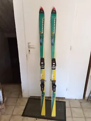 Ancien Skis 173cm ROSSIGNOL DV 7 /Fixations Marker Neige Montagne Chalet.État d’usage avec coups et rayures Envoi en...