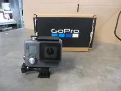 GoPro Hero + avec LCD. la GoPro est vendu hors service. la gopro fonctionne mais lautonomie de la batterie est denviron...