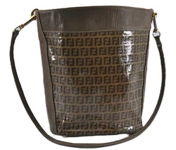 Odor NO offensive odor to us. Style Shoulder bag. Pocket Inside Pocket has dingy,dirt,rubbed. Material Vinyl. Accessory...