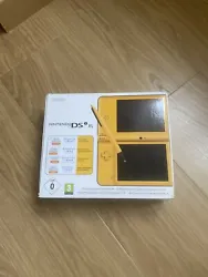 Nintendo DSI XL jaune en superbe état. Nintendo Dogs.