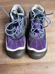 Gently used in great condition from a smoke free home. Get ready for some serious outdoor adventures with these Keen...