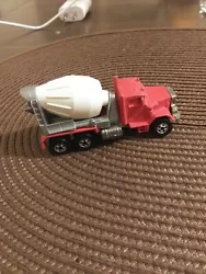 Vintage bw metal chassis Hot Wheels Peterbilt Cement Mixer Red truck. In really good shape just a few chips passenger...