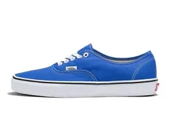 The Authentic model was born in 1966 in Anaheim, California and is the original Vans style. Original Vans low shoes.