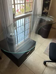 Executive Glass Desk. Condition is Used. Local pickup only.