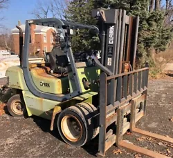 Clark 8000 lb capacity Forlift for sale. Model CMP40. 1999 / 2000 year model. Strong Perkins diesel engine, no smoke or...