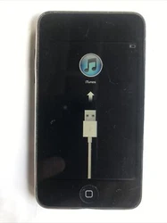 Une rayure plus prononcée écran Légèrement enfoncé juste au niveau de la prise de rechargement voir photo Un logo...