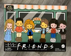 Polly Pocket brings the beloved TV series Friends to life! The iconic coffee cup exterior opens to reveal three...