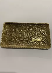 Vide-poche / cendrier / coupelle en bronze avec motifs en relief représentant une scène de chasse au Moyen Âge vers...