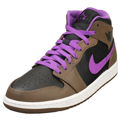 The Mens AIR JORDAN 1 MID from Nike combines a Leather upper with a durable Rubber sole. These Fashion Trainers feature...