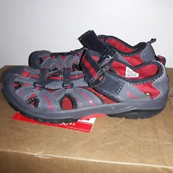 Keen Hiking Active Shoes. Mens size 5 in good Used Condition. See Pics!