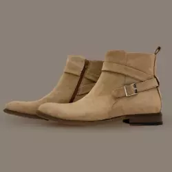 --- BARRETT MPX806058 ---INCLUDES: 1- Pair of Mens Casual Chukka Mid-Top Sneaker Boots ---SPECIFICATIONS: Made With Top...