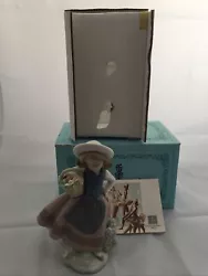Lladro Figurine SWEET SCENT GIRL with FLOWER BASKET #5221 Retired Mint and Original Box!Measurements6-3/8