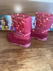 Girls Winter Snow Boots. Condition is Pre-owned. Shipped with USPS Priority Mail.