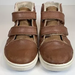 UGG Rennon II Leather High Top Shoes Boots Toddler Boys / Girls 7 Brown 1104989TGood preowned condition. We ship the...