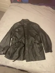 Wilsons The Leather Experts Coat Jacket with belt Size XL. Condition is Pre-owned. Shipped with USPS Ground Advantage.