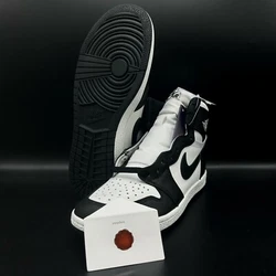 Year of Release :2023. Color : BLACK/SUMMIT WHITE.