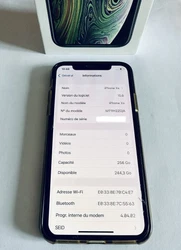 iPhone Xs en très bon état avec batterie neuve.Vitre de protection dessus avec quelques pets (une nouvelle sera...