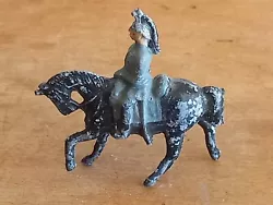 Ancien joli petit soldat de plomb. Cavalier à identifier Garde républicaine.