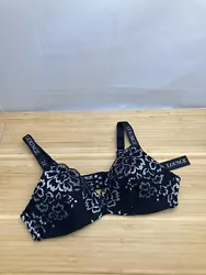 For sale is Lounge Lace Magic Bra 30A Logo Straps Wireless Lightly Padded Black SilverBRAND NEW WITH TAGSPlease see...