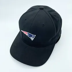 Patriots hat in perfect preowned conditon and no signs of ever been worn.  Flexfit L/XL