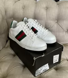 Code: 125375. 100% AUTHENTIC GUCCI ORIGINAL ACE SIGNATURE WEB LOW WHITE SHOES. SZ 10.5 (FITS USA 11.5). VERY RARE FIND....