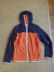 mens medium north face jacket orange. Worn maybe 3 times In perfect condition Msrp $175