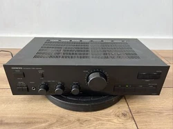 Amplificateur Onkyo A-8027. En très bon étatFonctionne parfaitementPas de grésillementNettoyéEn très bon son