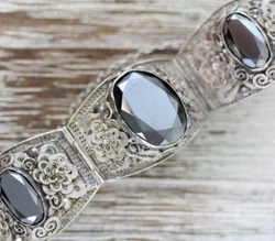 ANTIQUE 1930S PERIOD, CHINESE EXPORT. BEAUTIFUL BRACELET. FROM MY MOST RECENT ESTATE FINDS! IT IS IN EXCELLENT ESTATE...