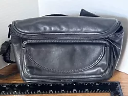 Brookstone Classic Sleek Black Leather Fanny Waist Pouch Adjustable Strap Zipper.