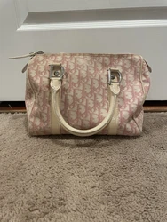 Amazing condition/like new. 10000% authentic. Please message with any questions!