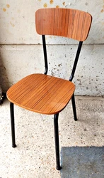Hauteur assise : 48 cm.