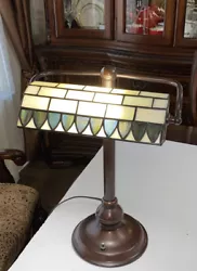 Introducing a beautiful banker style desk lamp that will brighten up your office space. The classic stained glass...
