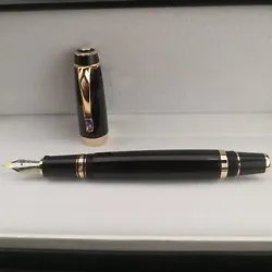 Pen nib : 0.7mm (no ink in pen). Material : resin. Pen detail .