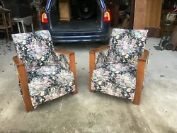 Coté des 2 fauteuils, bon cest pas catastrophique mais cest ainsi, et sur cela ces tissus. ces 2 fauteuils que jadore...