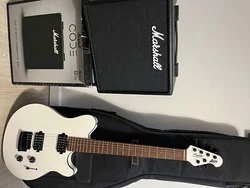 La guitare est en très bon état (très peu servie). Elle sera vendu avec un câble jack ainsi que sa sacoche de...