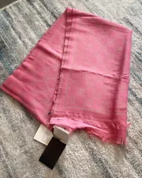 Gucci Women Pink SCARF WITH LOGO Size 180 x 48 cm 627872. Pink scarf from Gucci enriched with fringes and an...