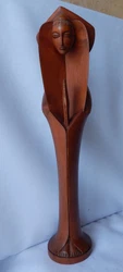 Magnifique vierge noire ancienne, vierge africaine en bois art déco. Hauteur en CM: 40.