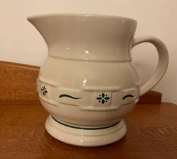 This Longaberger Pottery Pitcher in Woven Traditions Heritage Green is a beautiful addition to any collection. With a...