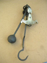 Ancien Peson balance a contre-poids pendulaire. Poids maxi 25 kg.