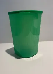 This a Tupperware Fresh N Cool storing container. It is a green container and a with green air seal lid. 1.5 litter...